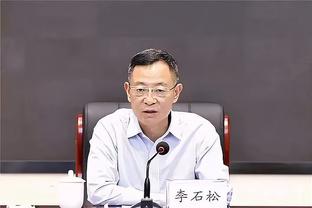 今天能当芝加哥市长吗？特雷-杨一身帅气装备抵达联合中心